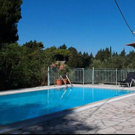 Gastouri Villa Pascalia With Heated Pool In October And Views Achílleion Eksteriør billede