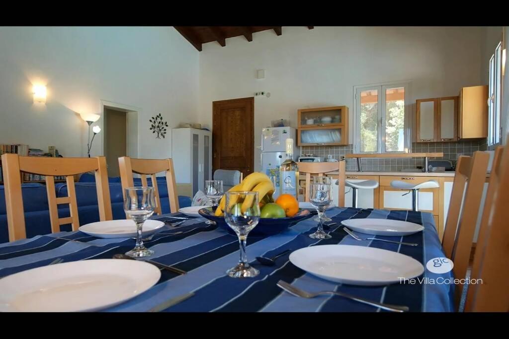 Gastouri Villa Pascalia With Heated Pool In October And Views Achílleion Eksteriør billede