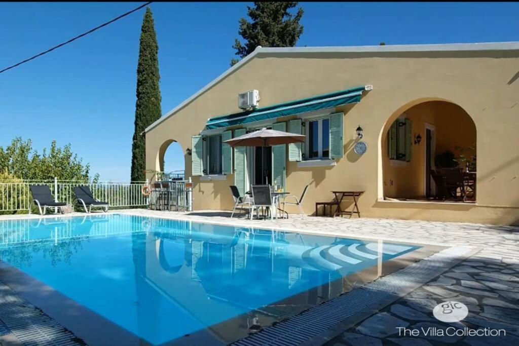 Gastouri Villa Pascalia With Heated Pool In October And Views Achílleion Eksteriør billede