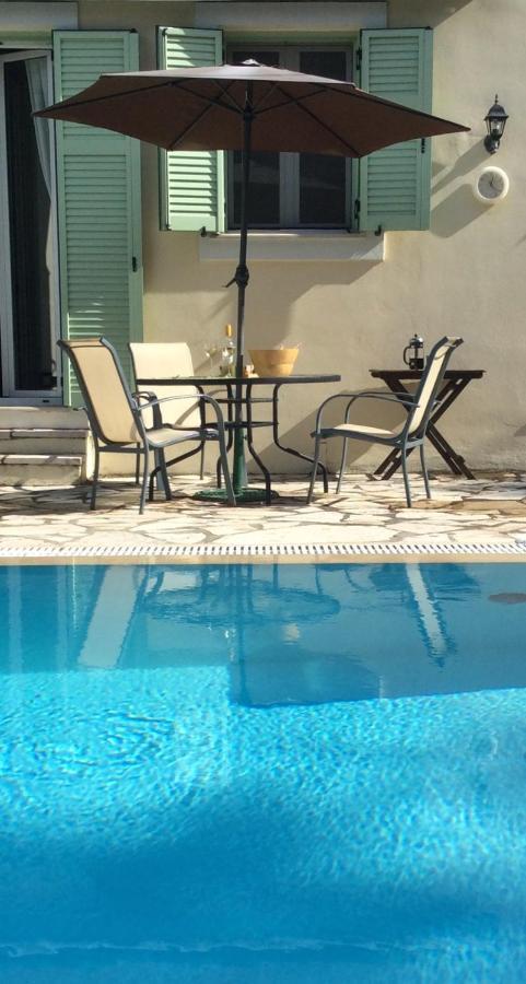 Gastouri Villa Pascalia With Heated Pool In October And Views Achílleion Eksteriør billede
