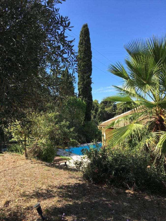 Gastouri Villa Pascalia With Heated Pool In October And Views Achílleion Eksteriør billede