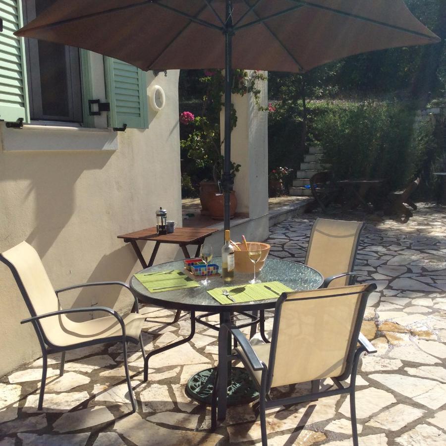 Gastouri Villa Pascalia With Heated Pool In October And Views Achílleion Eksteriør billede