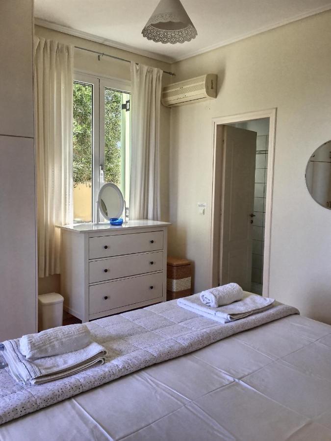 Gastouri Villa Pascalia With Heated Pool In October And Views Achílleion Eksteriør billede